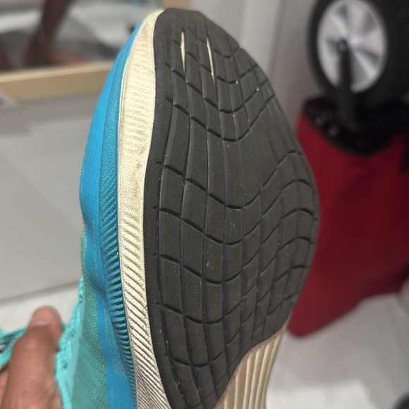 Men Zoom vaporfly, few times used side 11 excelent condition  to run & have fun - Picture 3 of 7